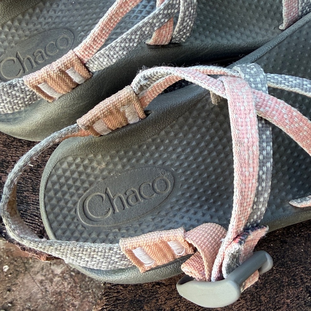 Chacos Gray and Pink Strappy Sandals Kids Size 2 - Picture 7 of 7